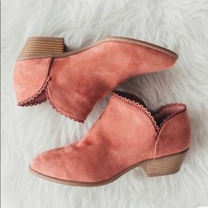 Summertime Scalloped Bootie Dusty Rose Qupid